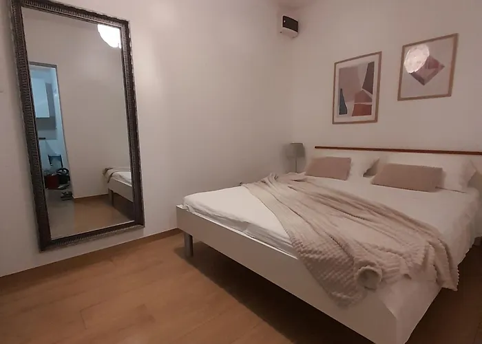 Meje * Split
